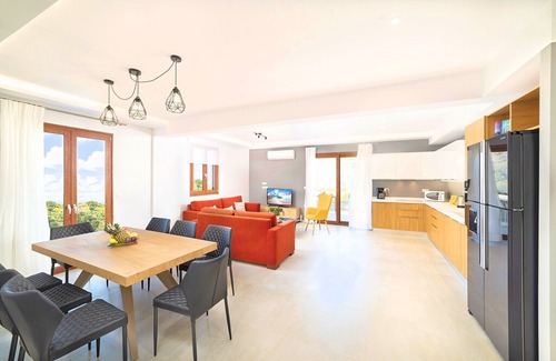 Episkopi Villa | Villa Etesians with Heated Pool and Jacuzzi