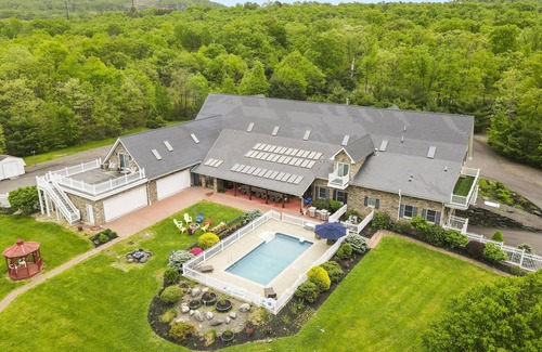 Wilkes-Barre Villa | Villa Euphoria: Exotic Retreat