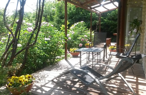 Business District Villa | Villa EverGreen in downtown with private garden (Garage parking/Terrace/Hot tub)