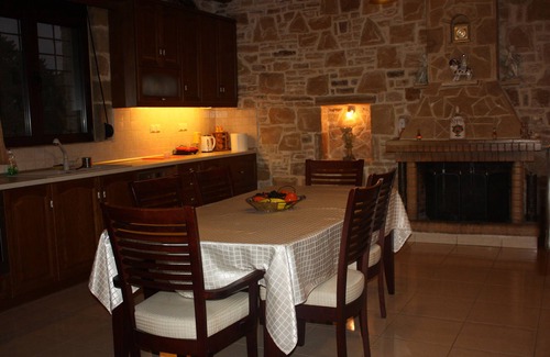 Faneromeni House | Villa Fabrika - Recent stone-built house in a traditional village of south Crete