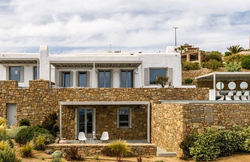 Agios Stefanos Villa | VILLA FAROS NEAR PORT, MYKONOS BY MYKONOS AGENDA