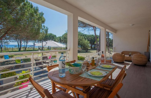 Sorbo-Ocagnano House | villa feet in the water/gite 3 stars
