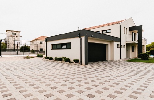 Sibenik Villa | Villa Felicity B4 - Four Bedroom Villa with Balcony and Pool