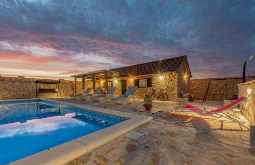 Benkovac Villa | Villa Fenix ZadarVillas
