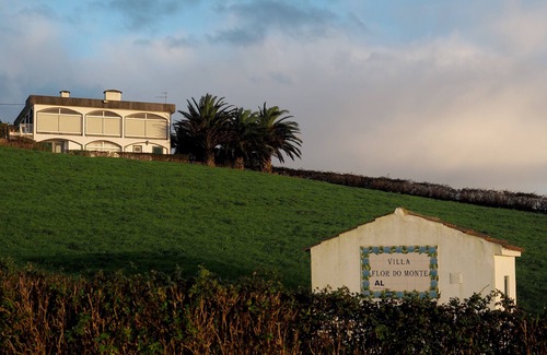 Lagoa House | Villa Flor do Monte - A view that will take your breathe away