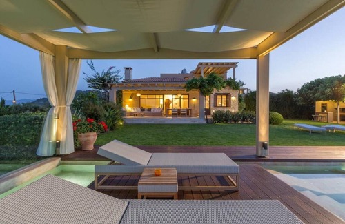 Minothiana Villa | Villa Fonaco - Minutes from beach - Luxury 6PL