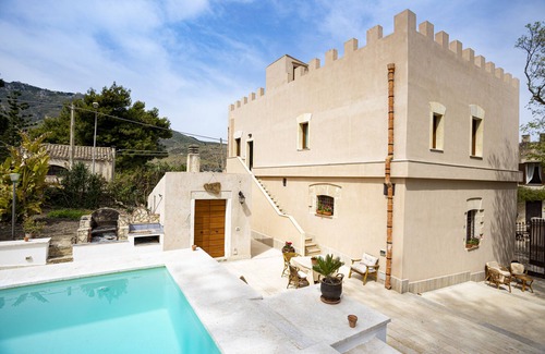 Sant'Andrea Bonagia Villa | Villa Fontana with private pool and ancient botanical park- Last minute Sept/Oct