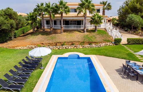 Concelho Villa | Villa for 10 people, with private pool