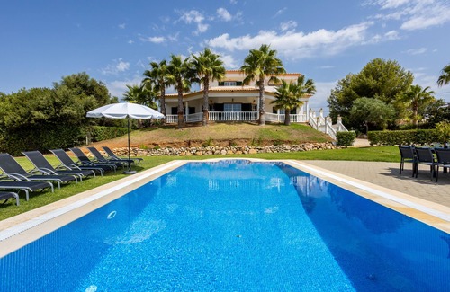Concelho Villa | Villa for 10 people, with private pool