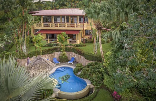 Dominical Villa | Villa for 12 Guests: Best Whale's Tail and Ocean Views