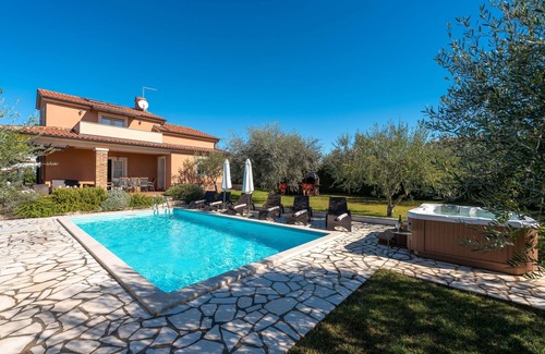 Kastelir Villa | Villa for 8 people, pool, jacuzzi, panoramic sea view, large garden