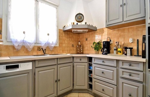 Saint-Laurent-La-Vernede Villa | Villa in Occitania with Pool and Garden