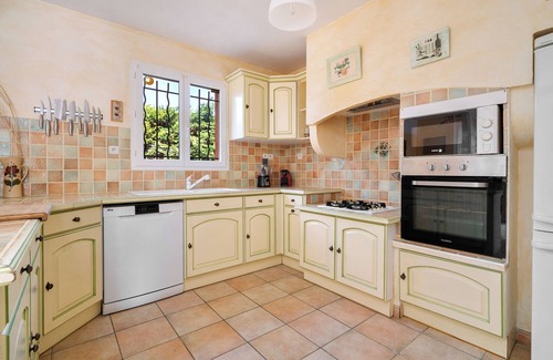 Saint-Mitre-les-Remparts Villa | Villa - Swimming pool - Air conditioning - Close to beaches - Pizza oven - Barbecue