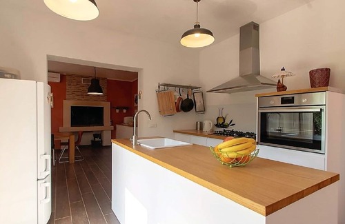 Lumbarda House | Villa FraMar: Where Olive Trees Meet the Mediterranean
