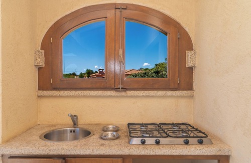 Golfo Aranci Villa | Villa 'Francesca' with Sea View, Wi-Fi and Air Conditioning
