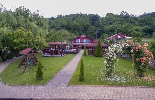 Eselnita Villa | Villa Frans și Căbănuțe