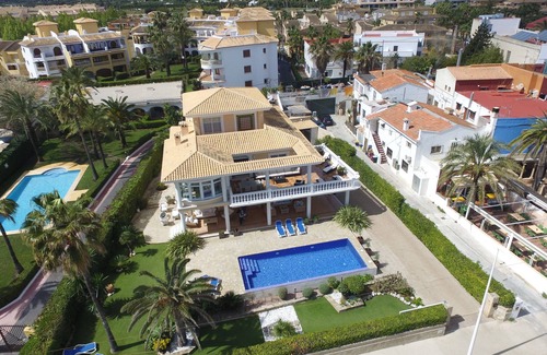 Javea Villa | Villa Frente al mar con Vistas, Terraza, Barbacoa y Piscina con spa