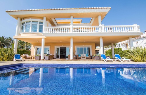 Javea Villa | Villa Frente al mar con Vistas, Terraza, Barbacoa y Piscina con spa
