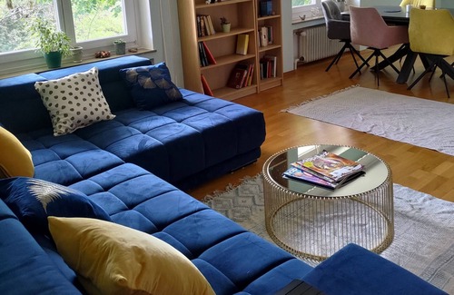 Bad Urach Apartment | Villa Freudenberg in Naturnahem Anwesen mit Super Aussicht Direkt an Wanderwegen