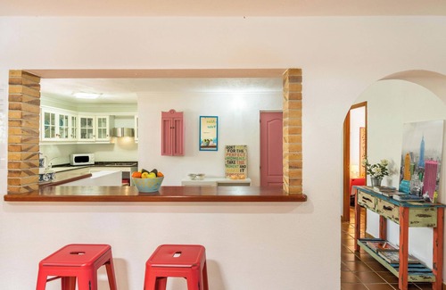 Telde Villa | Villa Frida Kahlo with Sea View, Pool, Garden & Wi-Fi