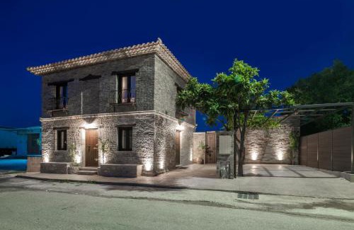 Pigadhakia House | Villa Frontale - Restored Villa with Pool Perfect for 4 Nestled Next to a Traditional Olive Mill and Local Farms Offering Authentic Hospitality and Organic Delights By Villa Mana Gers