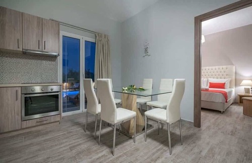 Fiolitis House | Villa Ftelia Private Pool Sleeps 9 Near Beach