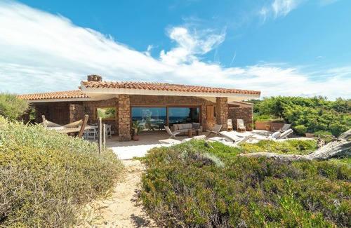 Portobello Villa | Villa 'Gabbiani' with Sea View, Wi-Fi and Air Conditioning