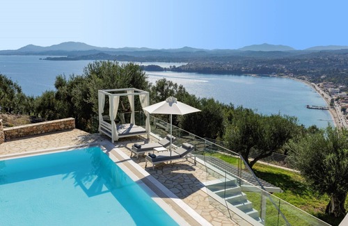 Pirgi Villa | Villa Gemini Angelo by Villa Plus