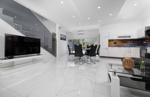Dobrinj Villa | Villa George with a heated swimming pool