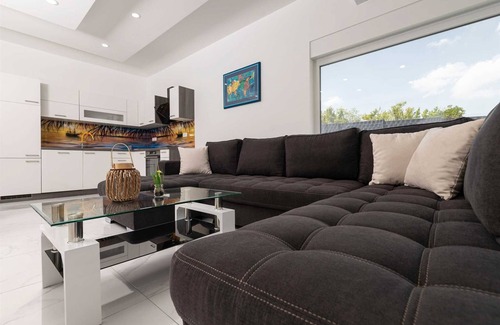 Dobrinj Villa | Villa George with a heated swimming pool