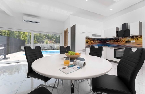 Dobrinj Villa | Villa George with a heated swimming pool