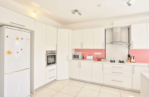Goudi Villa | Villa Georgios Rafaela: Secluded, pool, Wifi, A/C, sleeps 10