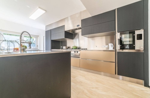 Belverde Villa | Villa Geranios - villa for 12 with pool, jacuzzi and near the beach
