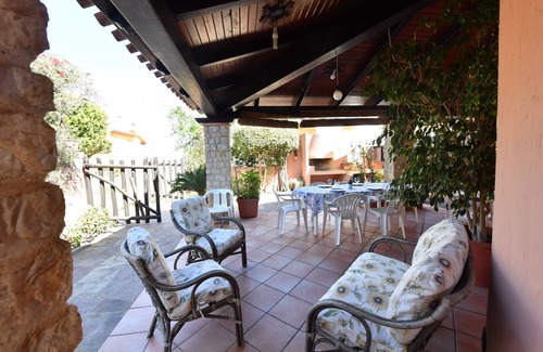 Sa Rocca Tunda House | Villa Gianni - Rustic House a Few Steps from the Sea for Families Seeking Peace