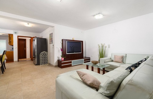 Porec Villa | Villa Gigi with heated pool and jacuzzi in Porec, Croatia