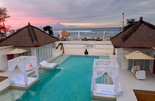 Gili Trawangan Villa | Villa-Gili-Bali-Beach - 14-16 people - beachfront - 500 m2-7 rooms + 5 bathrooms