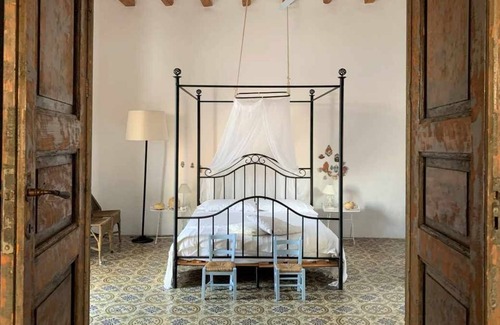 Malfa House | Villa Ginestra - from the end of the 19th century, elegant and with a splendid view of the sea