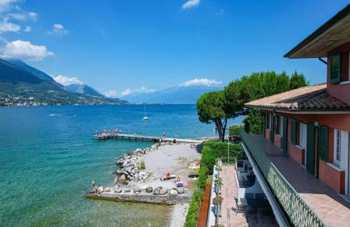 Portese Villa | Villa Giovanna with swimming pool & private jetty