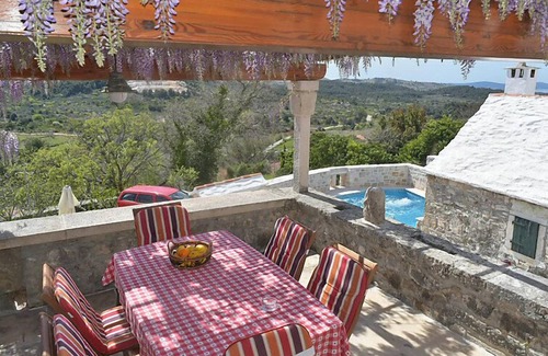Donji Humac House | Villa Glicinia by Interhome