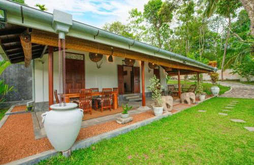 Ambalangoda Villa | Villa Godahena
