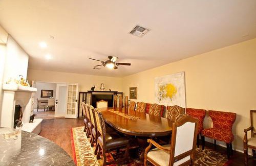 Spring Valley Villa | Villa Gordal - Enormous Villa in Las Vegas with 39 Sleeps