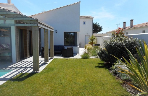 Rivedoux-Plage Villa | VILLA Grand Standing with private pool sleeps 8. Renovated 2025