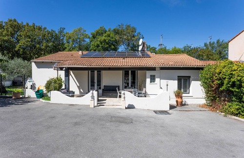 Vidauban Villa | Villa 'Hacienda' with Private Pool, Wi-Fi and Air Conditioning