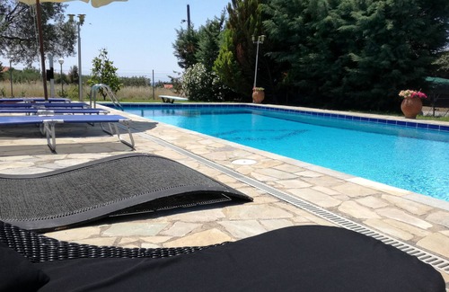 Nea Iraklia Villa | VILLA HARA IN HALKIDIKI