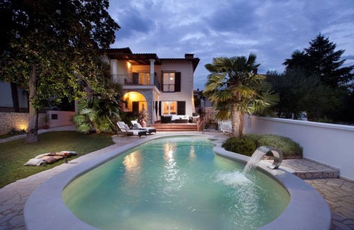 Umag Villa | Villa Harbourfront Umag – Wonderful 5 Bedroom Villa – Harbour Views - Jacuzzi.