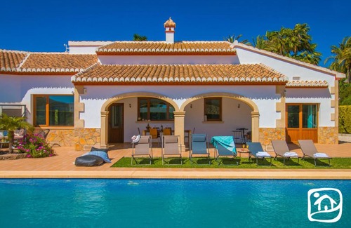 Tarraula Villa | Villa Harmony by Abahana Villas
