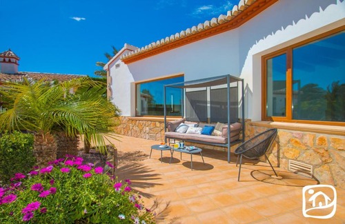 Tarraula Villa | Villa Harmony by Abahana Villas