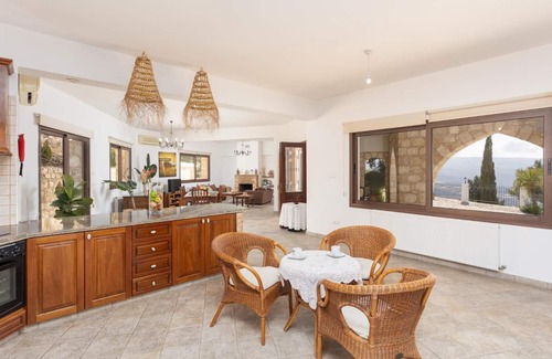 Peristerona Villa | Villa Heaven - Three Bedroom Villa, Sleeps 7
