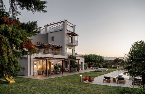Tria Monastiria Villa | Villa Heora - The Floating Residence
