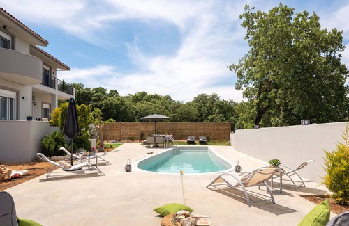 Monopari Villa | Villa Hercules Refreshing Pool & Hydromassage